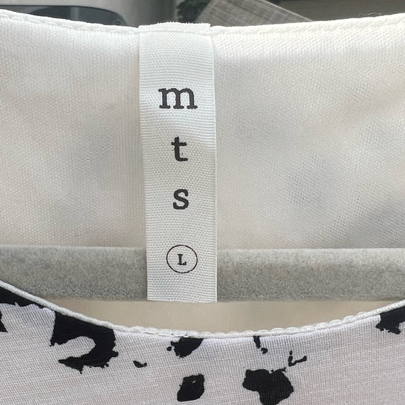 SO SESSY!  “COME ON OVER” SAID THE DRESS.       M T S DRESS, SIZE Large - Picture 3 of 4